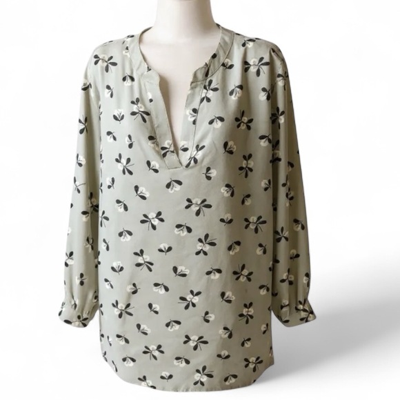 Anne Klein Grey and White Floral Blouse - 2X - Picture 1 of 9